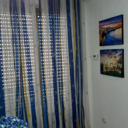 Casa Angy * פולינאנו א מארה